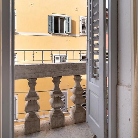Mimi Carera Apartment & Room Rovinj Bagian luar foto