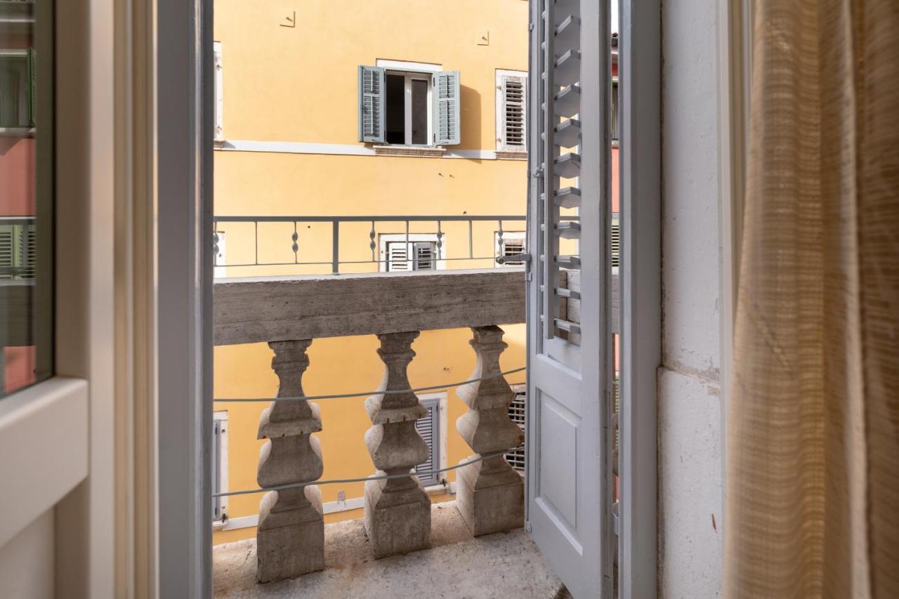 Mimi Carera Apartment & Room Rovinj Bagian luar foto