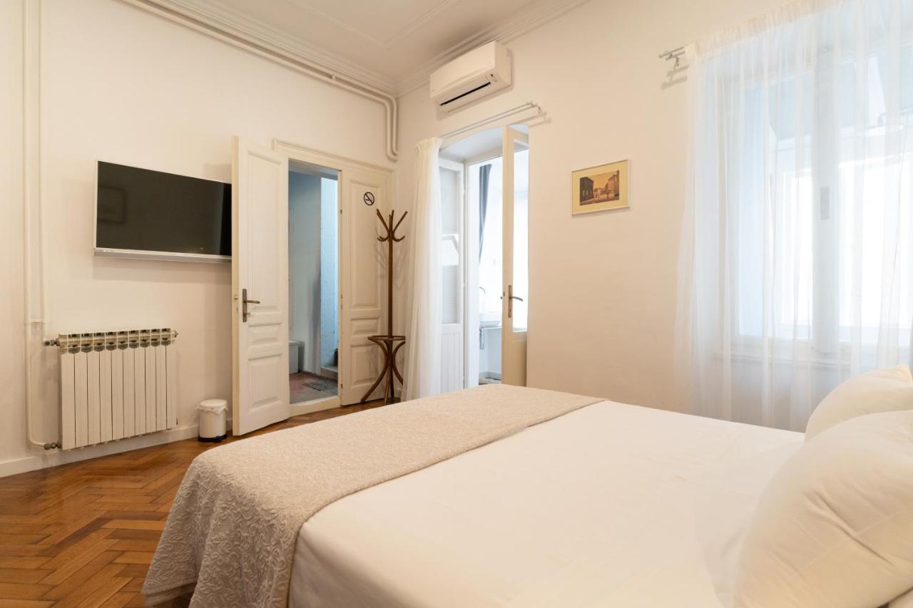 Mimi Carera Apartment & Room Rovinj Bagian luar foto
