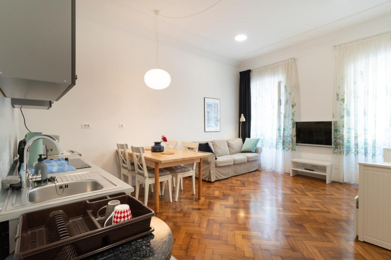 Mimi Carera Apartment & Room Rovinj Bagian luar foto